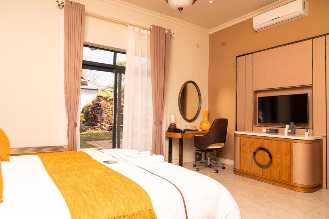 Ezulwini Villa Hotel Harare Exterior photo